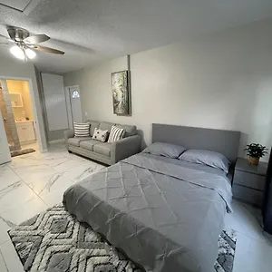 adorable-suite-in-tampa.hotelstampa.org/